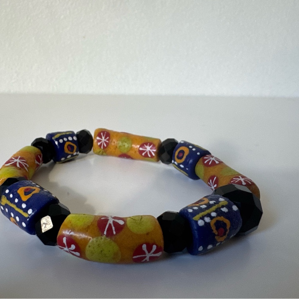 Colorful Beaded Bracelet - Picture 3 of 4